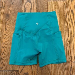 Athleta Salutation Stash High Rise Biker Short 5 inch Size XXS Turquoise